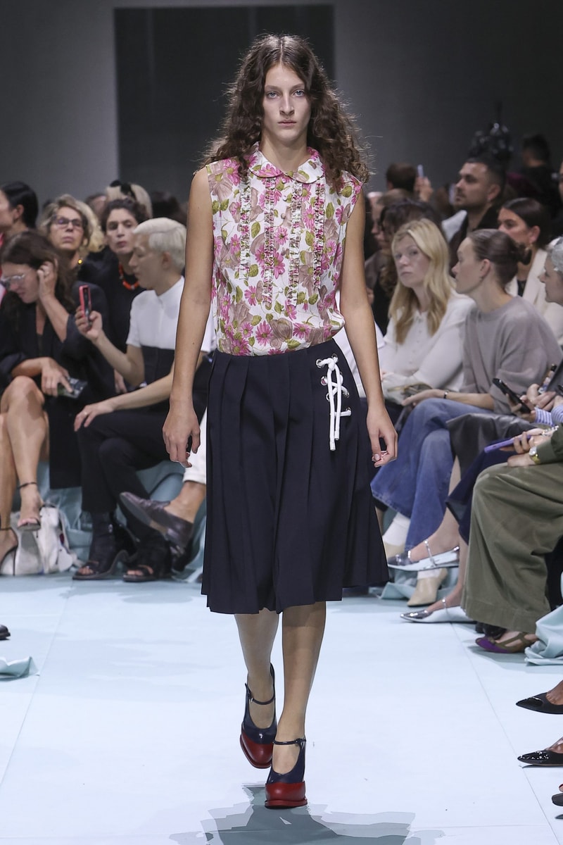 MFW：Prada 2025 春夏大秀娓娓道來，我們那無法被演算法複製的美麗！