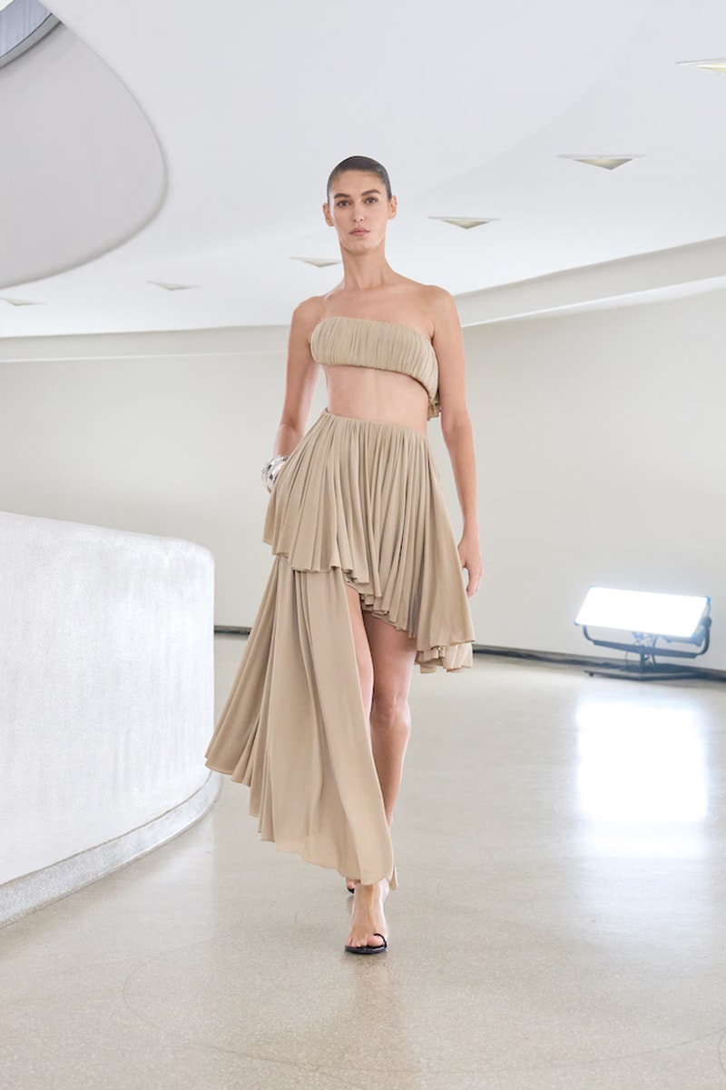 NYFW 懶人筆記：被大牌明星愛瘋了的 Alaïa，選址彩蛋、設計巧思.. 5 個亮點一文看懂！