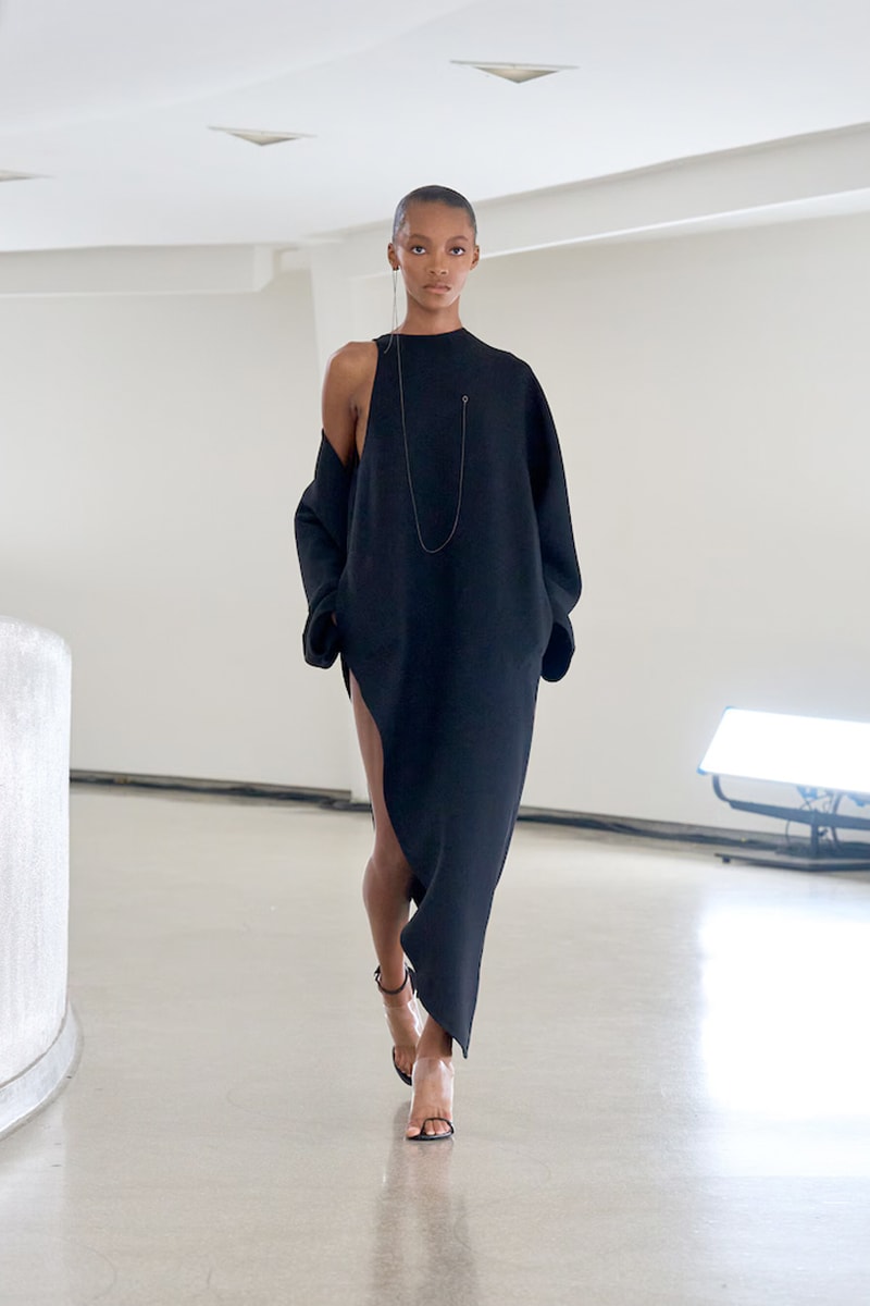 NYFW 懶人筆記：被大牌明星愛瘋了的 Alaïa，選址彩蛋、設計巧思.. 5 個亮點一文看懂！