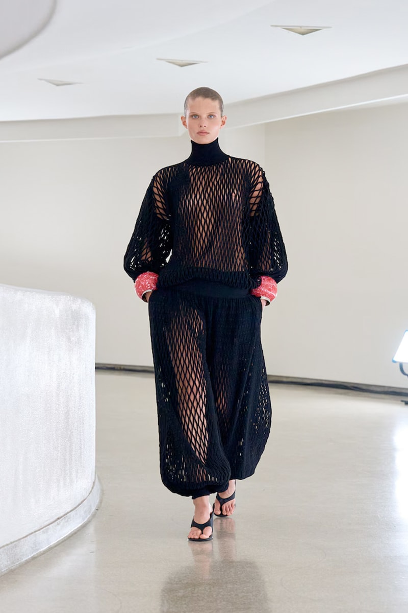 NYFW 懶人筆記：被大牌明星愛瘋了的 Alaïa，選址彩蛋、設計巧思.. 5 個亮點一文看懂！