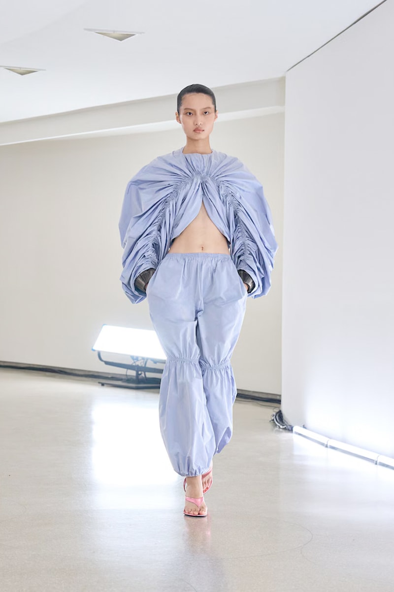 NYFW 懶人筆記：被大牌明星愛瘋了的 Alaïa，選址彩蛋、設計巧思.. 5 個亮點一文看懂！