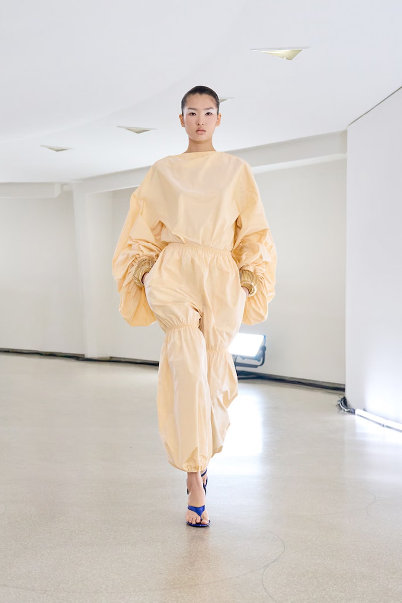 NYFW 懶人筆記：被大牌明星愛瘋了的 Alaïa，選址彩蛋、設計巧思.. 5 個亮點一文看懂！