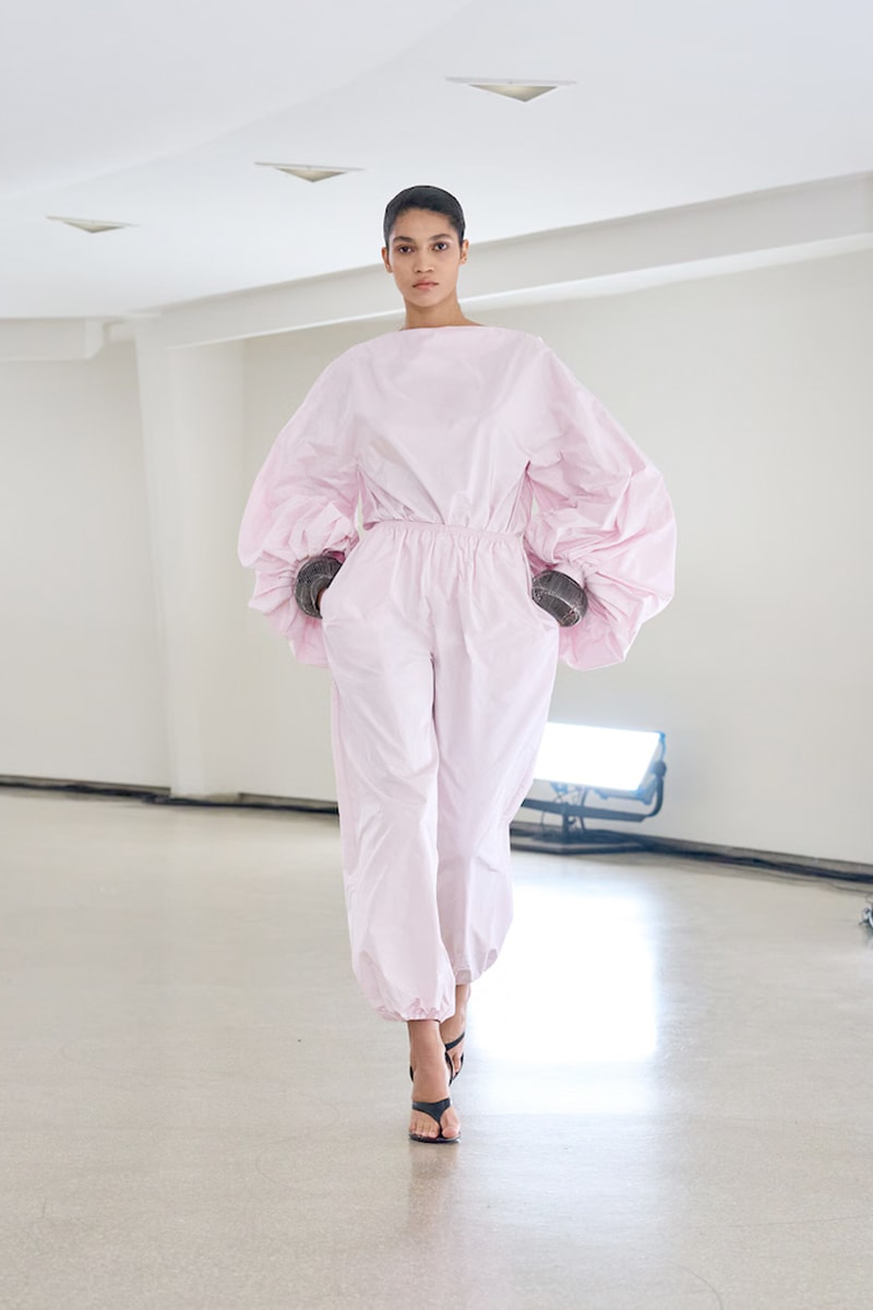 NYFW 懶人筆記：被大牌明星愛瘋了的 Alaïa，選址彩蛋、設計巧思.. 5 個亮點一文看懂！