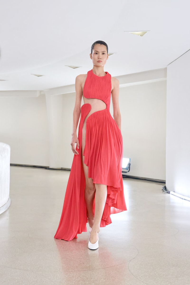 NYFW 懶人筆記：被大牌明星愛瘋了的 Alaïa，選址彩蛋、設計巧思.. 5 個亮點一文看懂！
