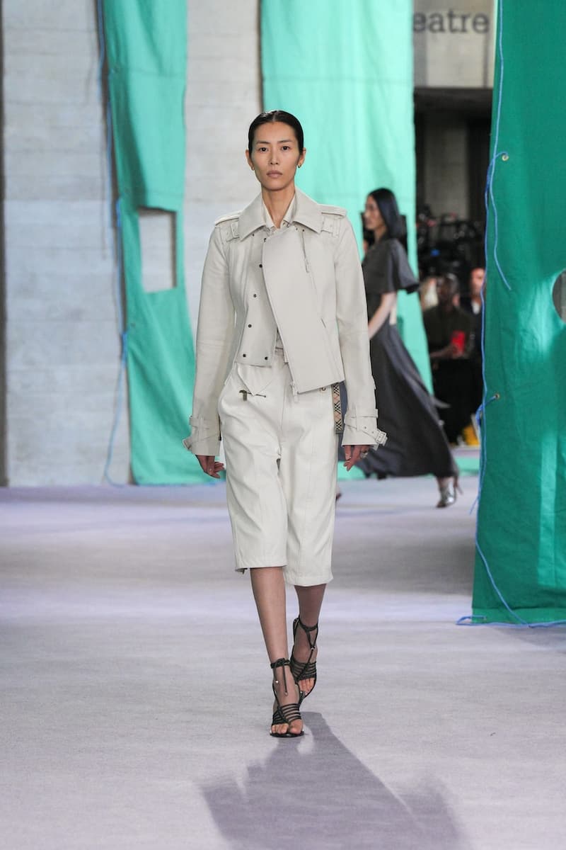 burberry 2025 summer runway detail looks london fashion week