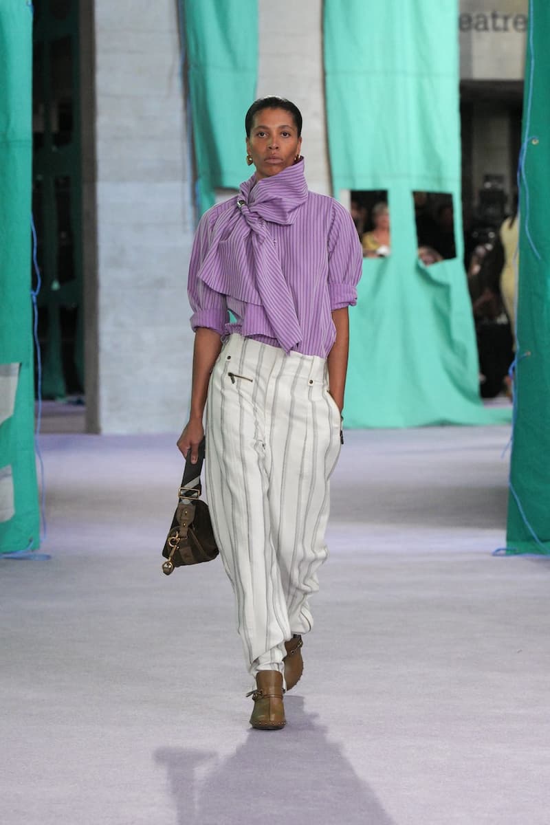 burberry 2025 summer runway detail looks london fashion week