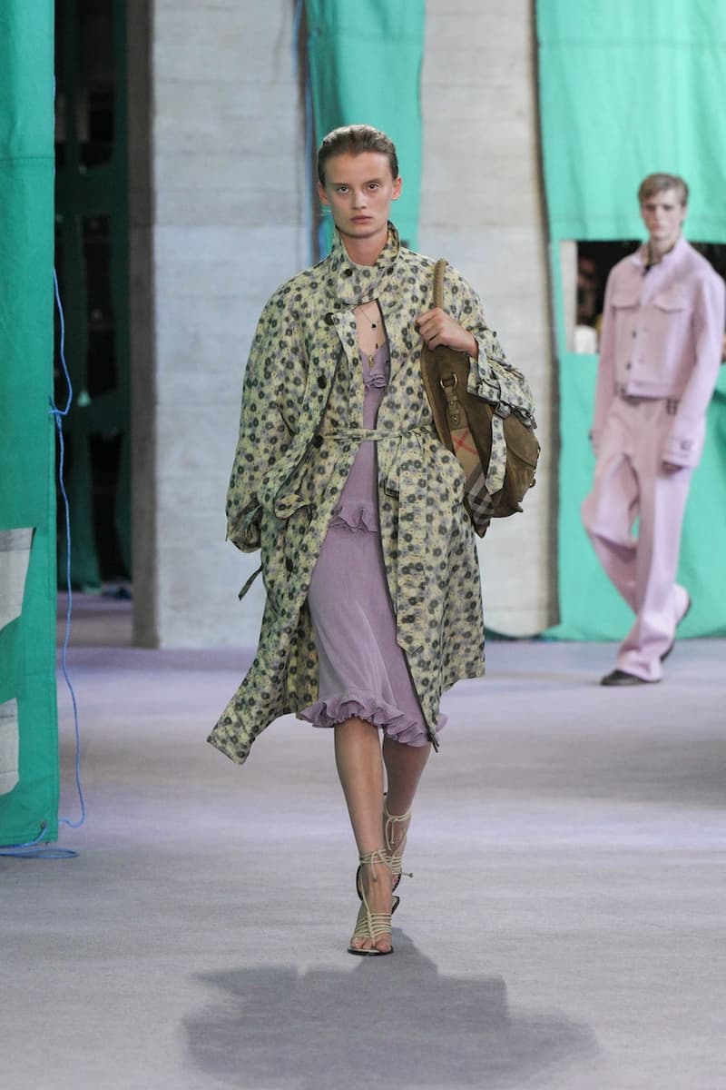 burberry 2025 summer runway detail looks london fashion week