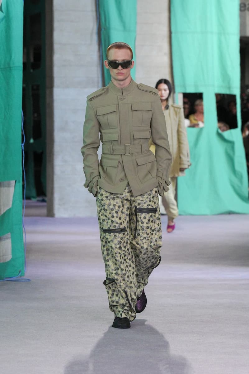 burberry 2025 summer runway detail looks london fashion week