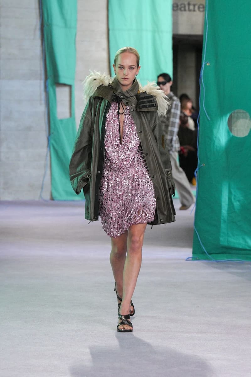 burberry 2025 summer runway detail looks london fashion week