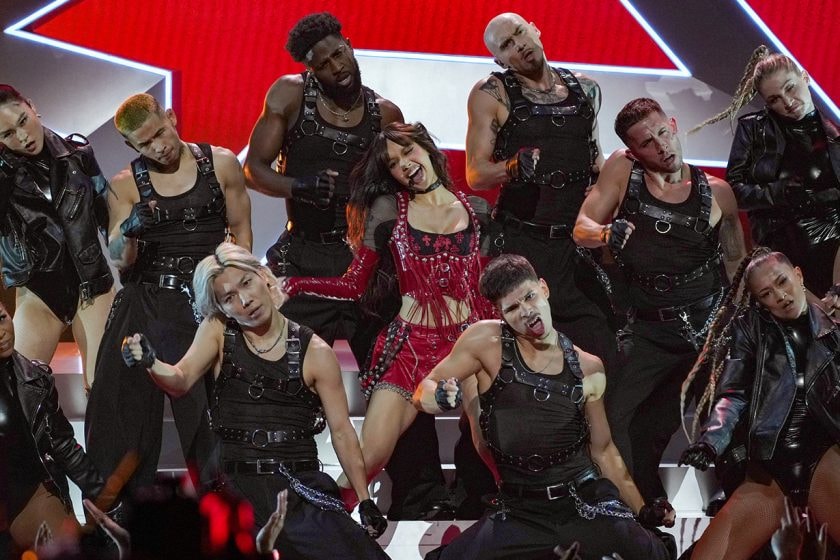 lisa vma mtv lip sync billboard last place controversy performance