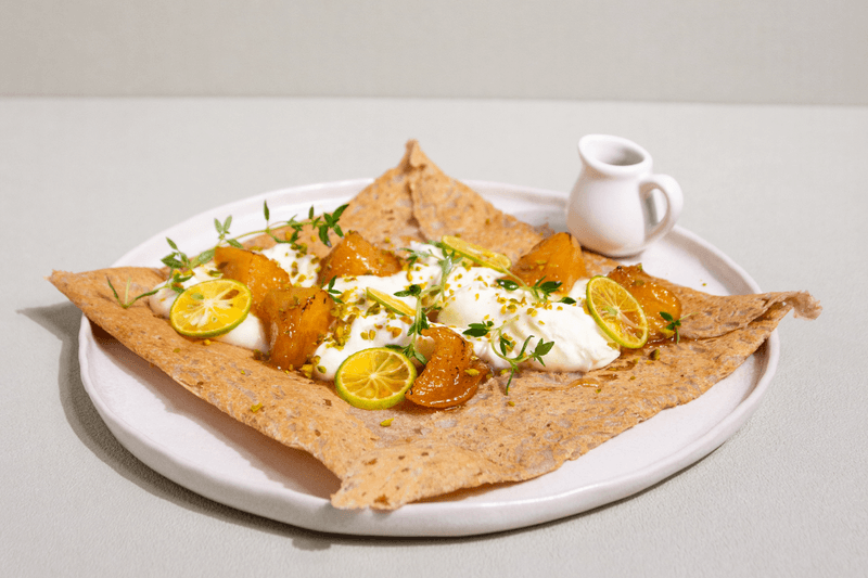 楓糖烤甜柿奶油蕎麥餅