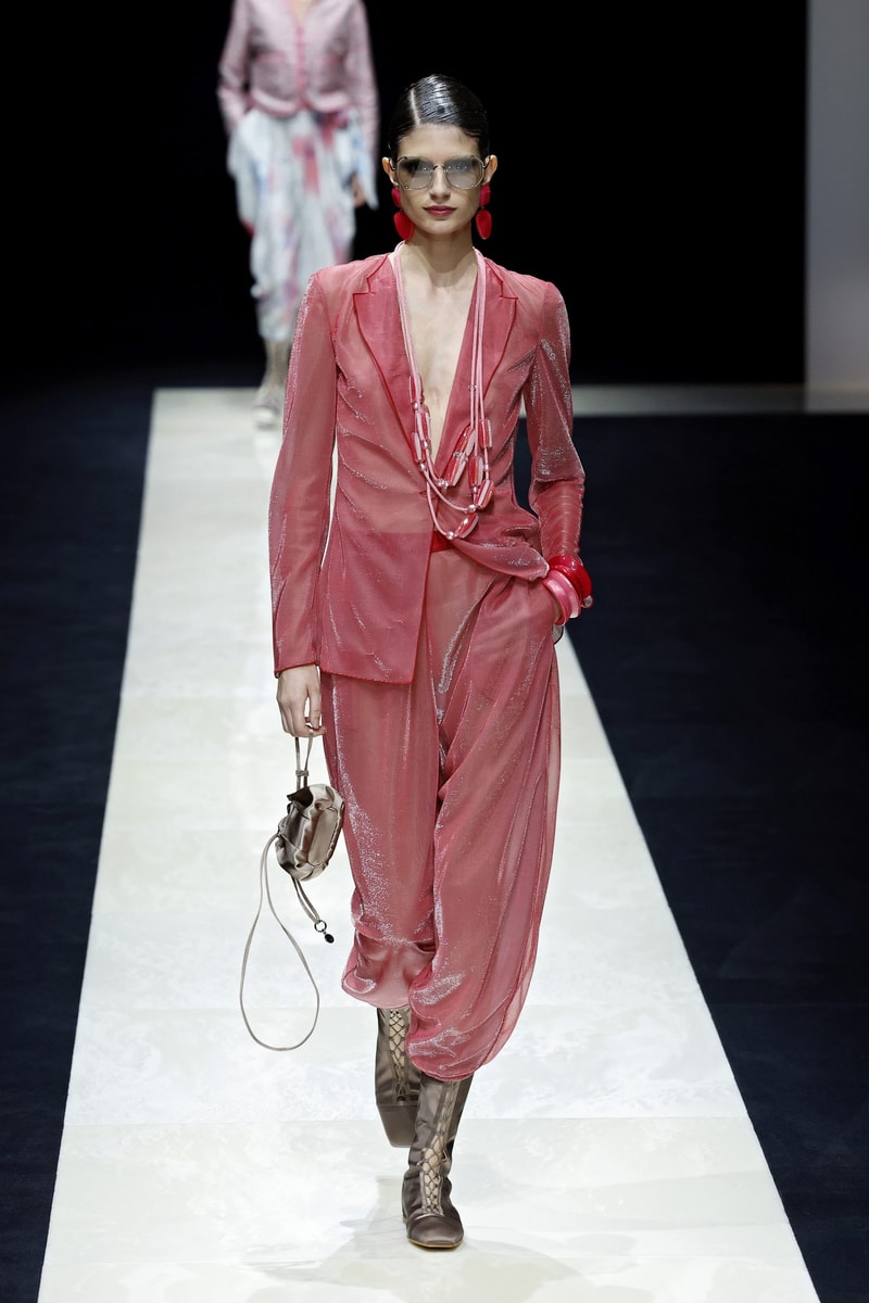 追求未來的美好：Emporio Armani 2025 春夏系列，在流行中尋找永恆