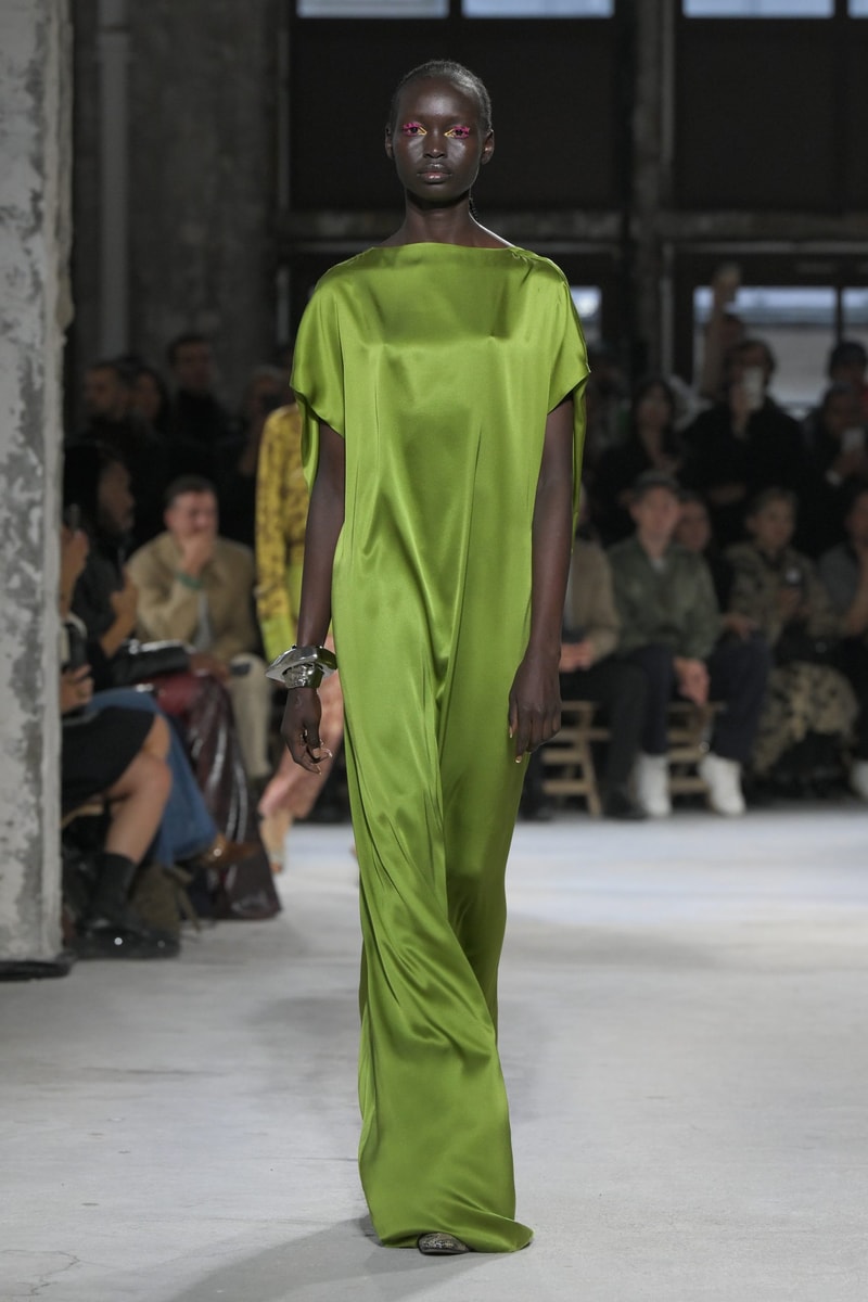 PFW：Dries Van Noten 工作室釋出首個系列，成功秉承品牌的美學與理念