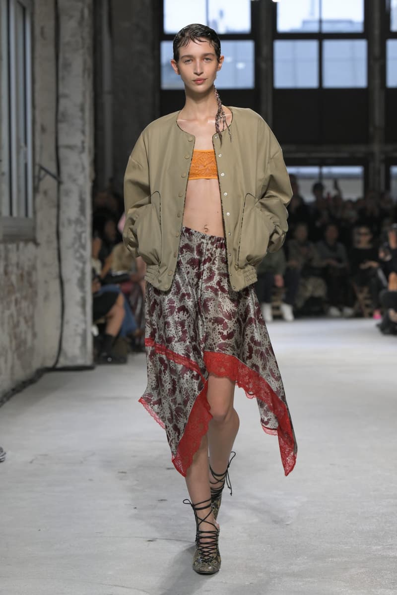 PFW:Dries Van Noten 工作室釋出首個系列,成功秉承品牌的美學與理念