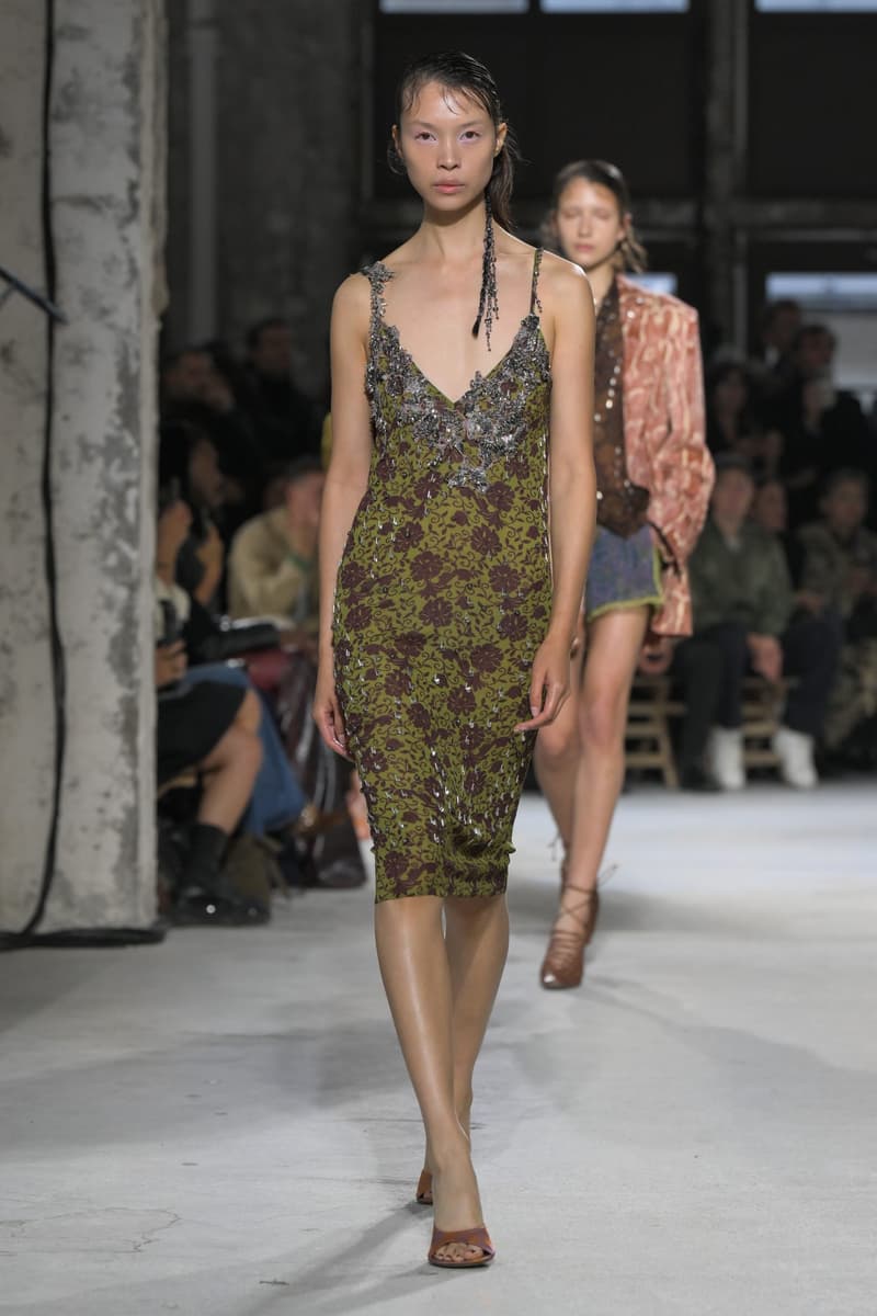 PFW:Dries Van Noten 工作室釋出首個系列,成功秉承品牌的美學與理念