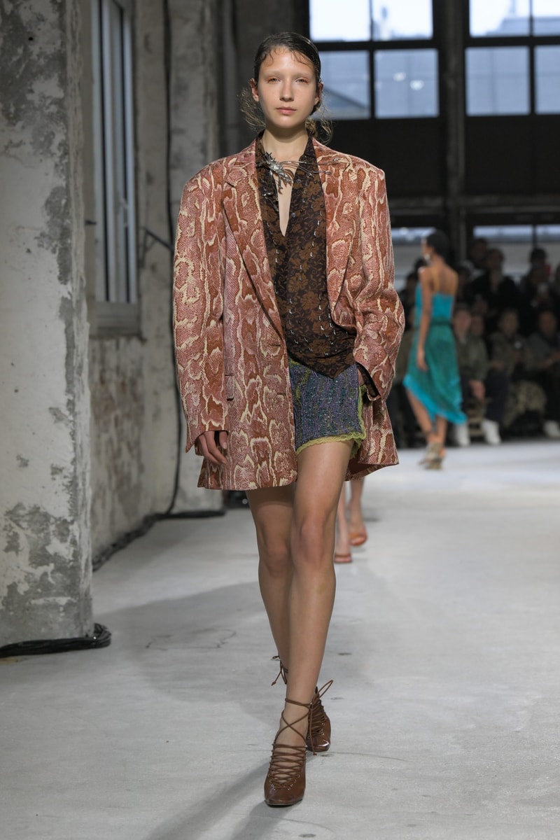 PFW：Dries Van Noten 工作室釋出首個系列，成功秉承品牌的美學與理念