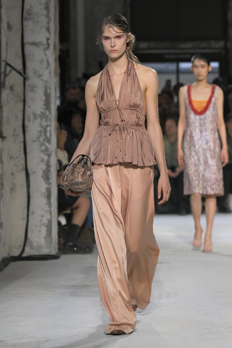 PFW:Dries Van Noten 工作室釋出首個系列,成功秉承品牌的美學與理念