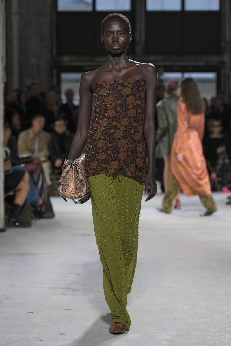 PFW:Dries Van Noten 工作室釋出首個系列,成功秉承品牌的美學與理念