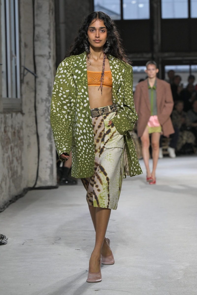 PFW：Dries Van Noten 工作室釋出首個系列，成功秉承品牌的美學與理念