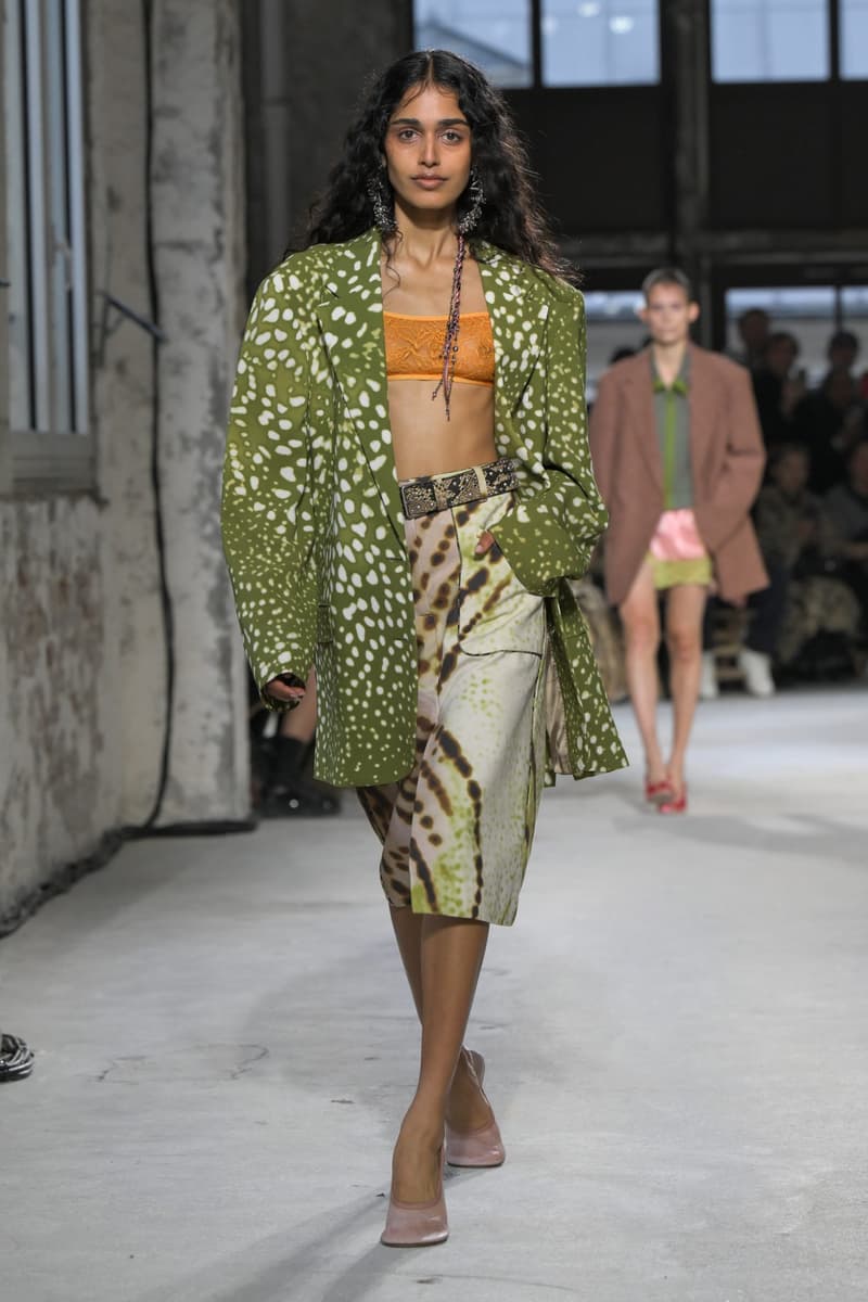 PFW:Dries Van Noten 工作室釋出首個系列,成功秉承品牌的美學與理念