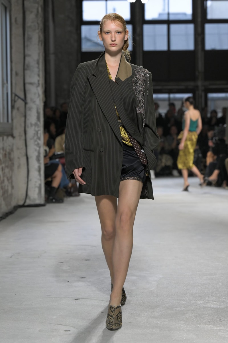 PFW：Dries Van Noten 工作室釋出首個系列，成功秉承品牌的美學與理念