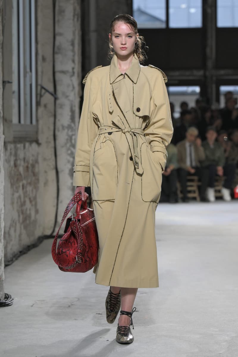 PFW:Dries Van Noten 工作室釋出首個系列,成功秉承品牌的美學與理念