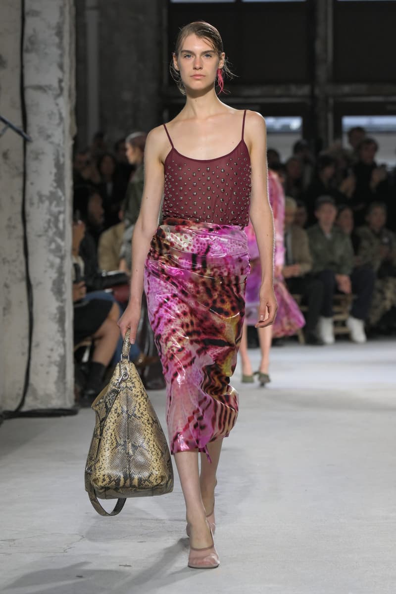 PFW:Dries Van Noten 工作室釋出首個系列,成功秉承品牌的美學與理念
