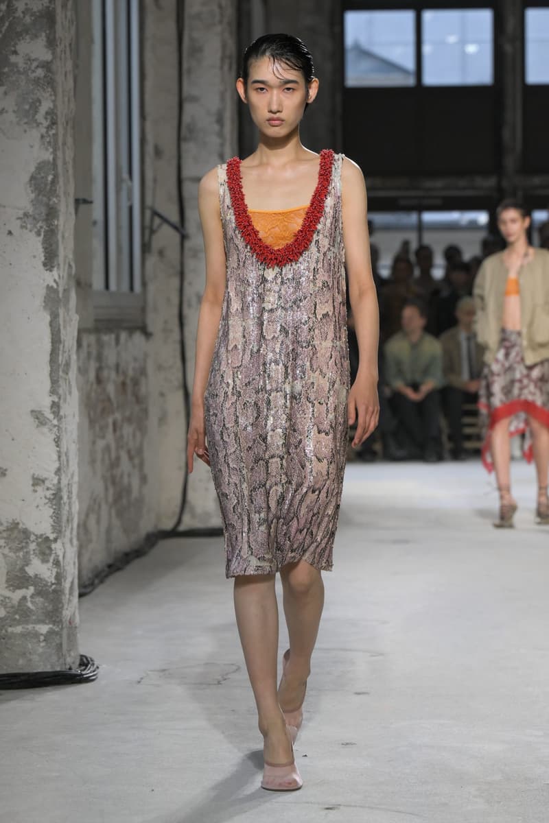 PFW:Dries Van Noten 工作室釋出首個系列,成功秉承品牌的美學與理念