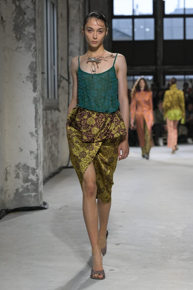 PFW:Dries Van Noten 工作室釋出首個系列,成功秉承品牌的美學與理念