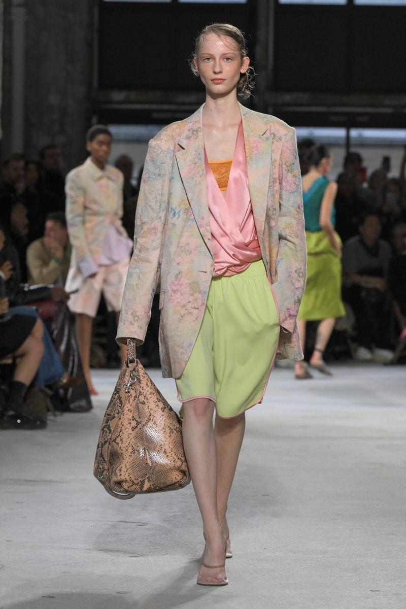 PFW：Dries Van Noten 工作室釋出首個系列，成功秉承品牌的美學與理念