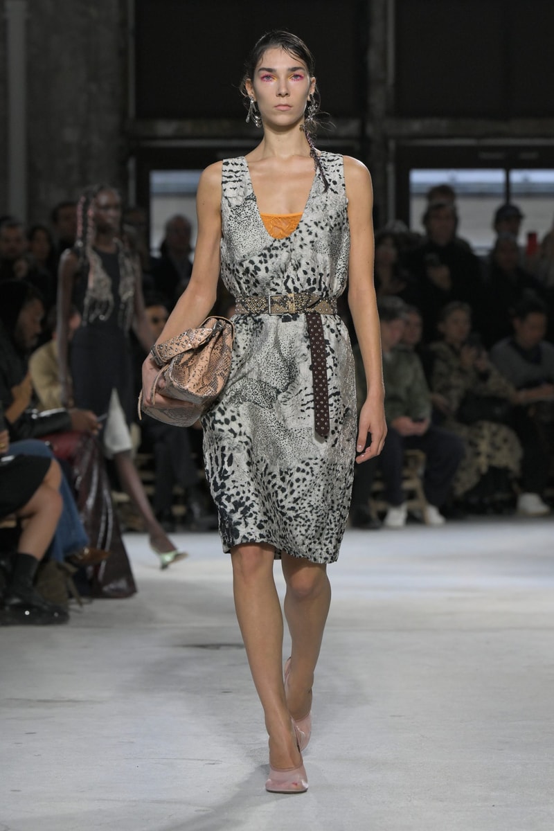 PFW：Dries Van Noten 工作室釋出首個系列，成功秉承品牌的美學與理念