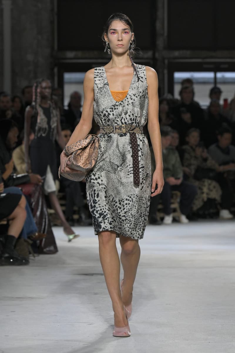 PFW:Dries Van Noten 工作室釋出首個系列,成功秉承品牌的美學與理念