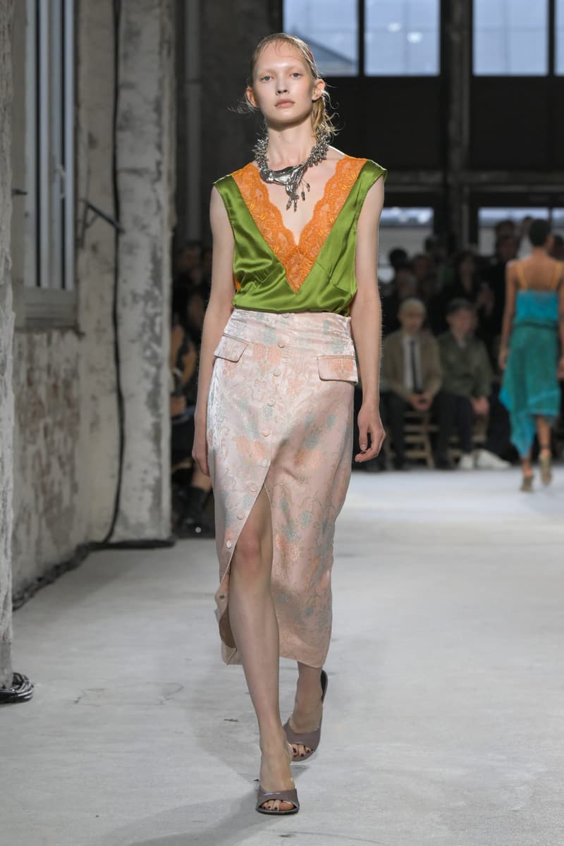 PFW:Dries Van Noten 工作室釋出首個系列,成功秉承品牌的美學與理念