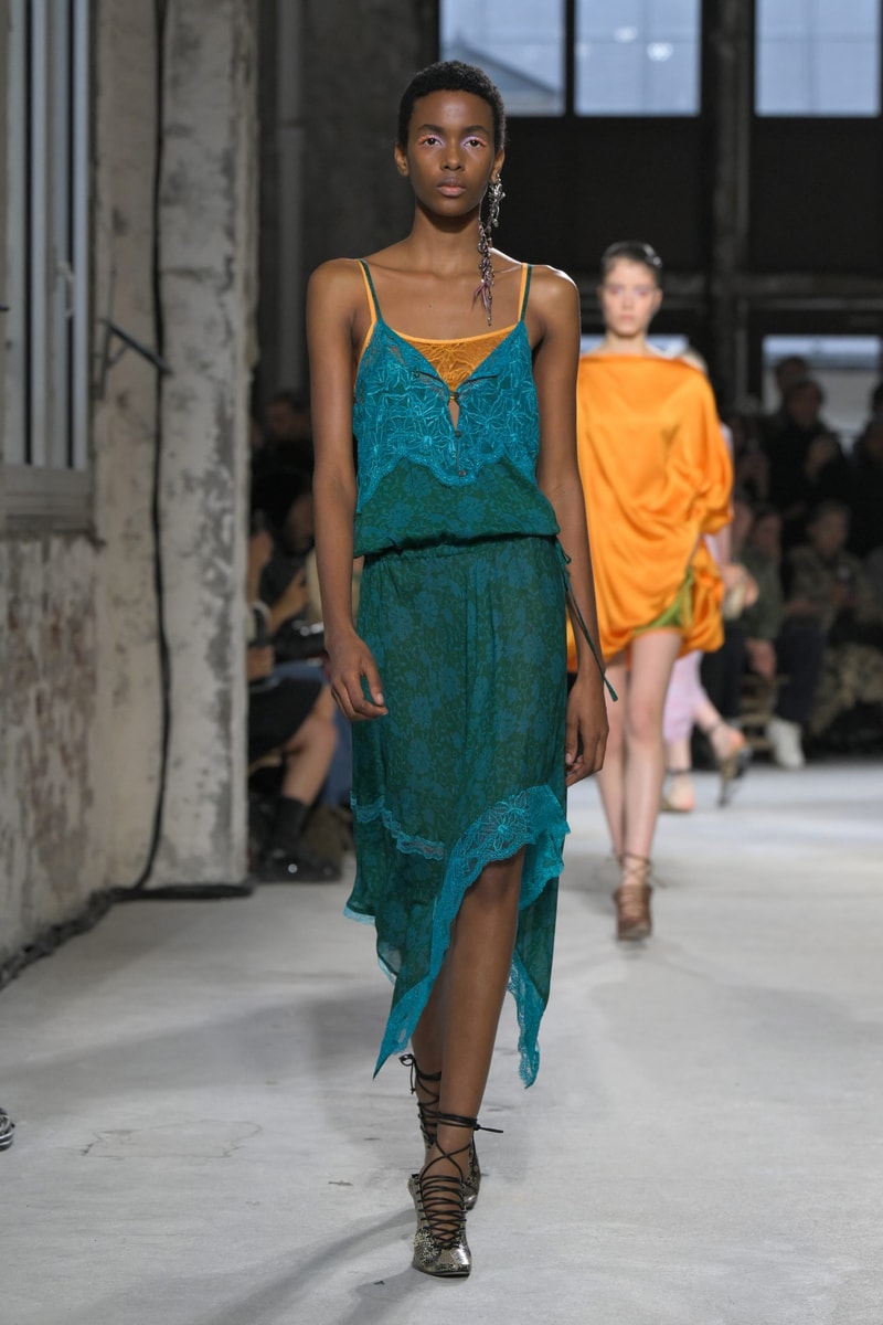 PFW：Dries Van Noten 工作室釋出首個系列，成功秉承品牌的美學與理念