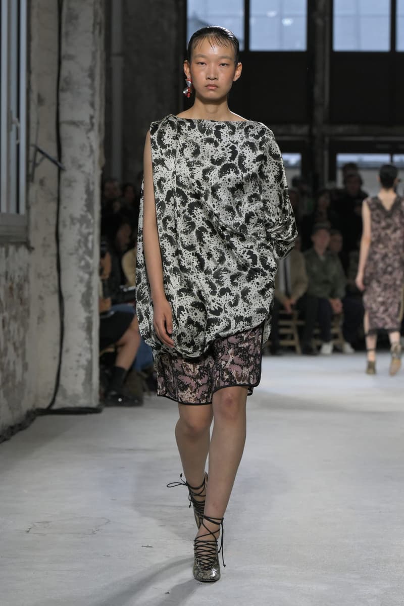 PFW:Dries Van Noten 工作室釋出首個系列,成功秉承品牌的美學與理念
