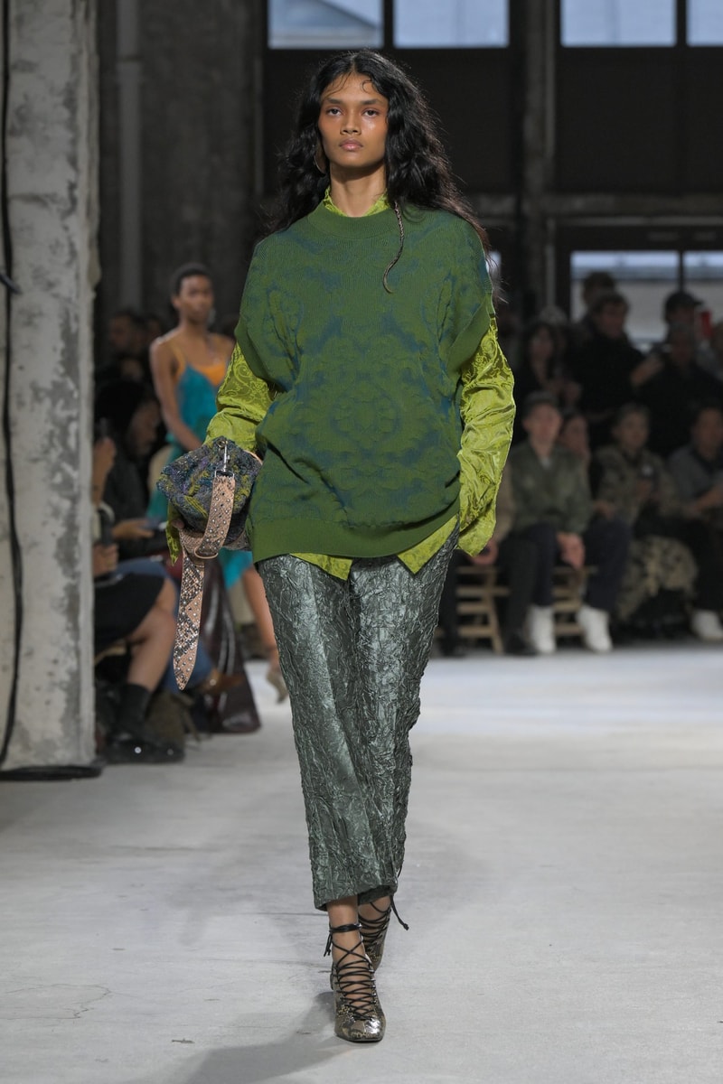 PFW：Dries Van Noten 工作室釋出首個系列，成功秉承品牌的美學與理念