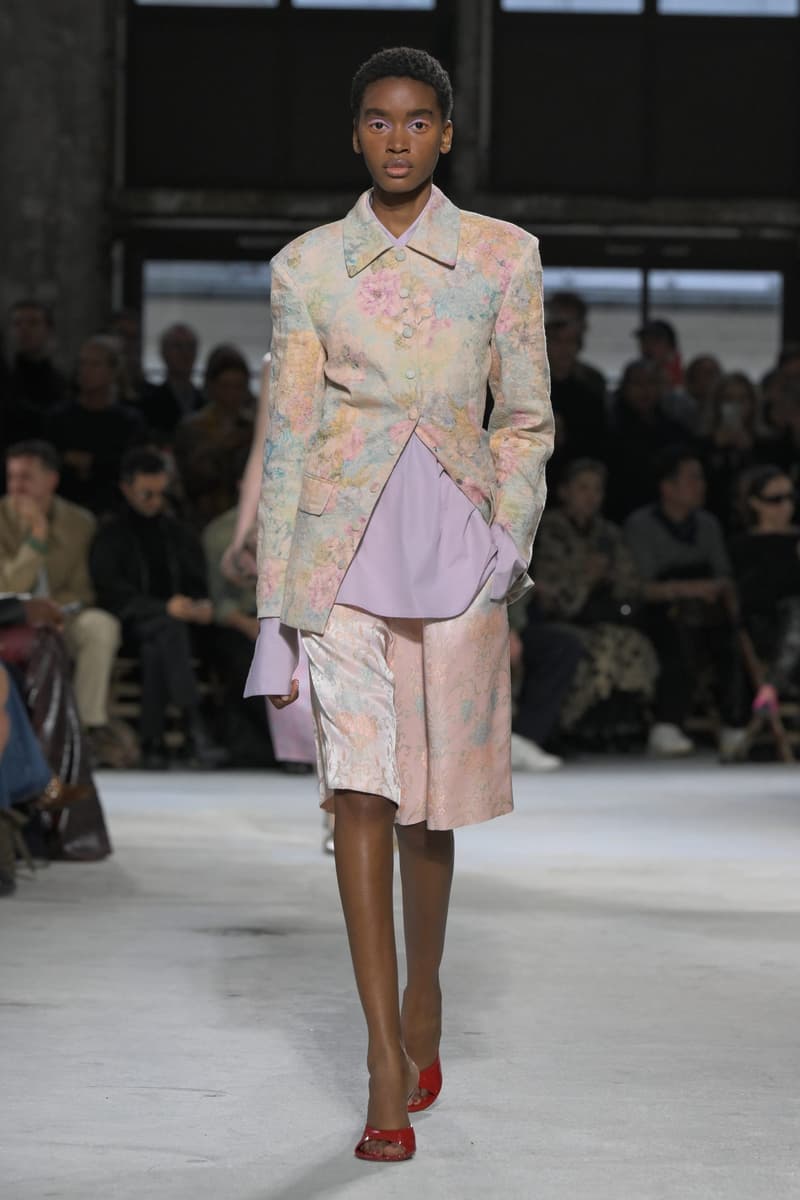PFW:Dries Van Noten 工作室釋出首個系列,成功秉承品牌的美學與理念