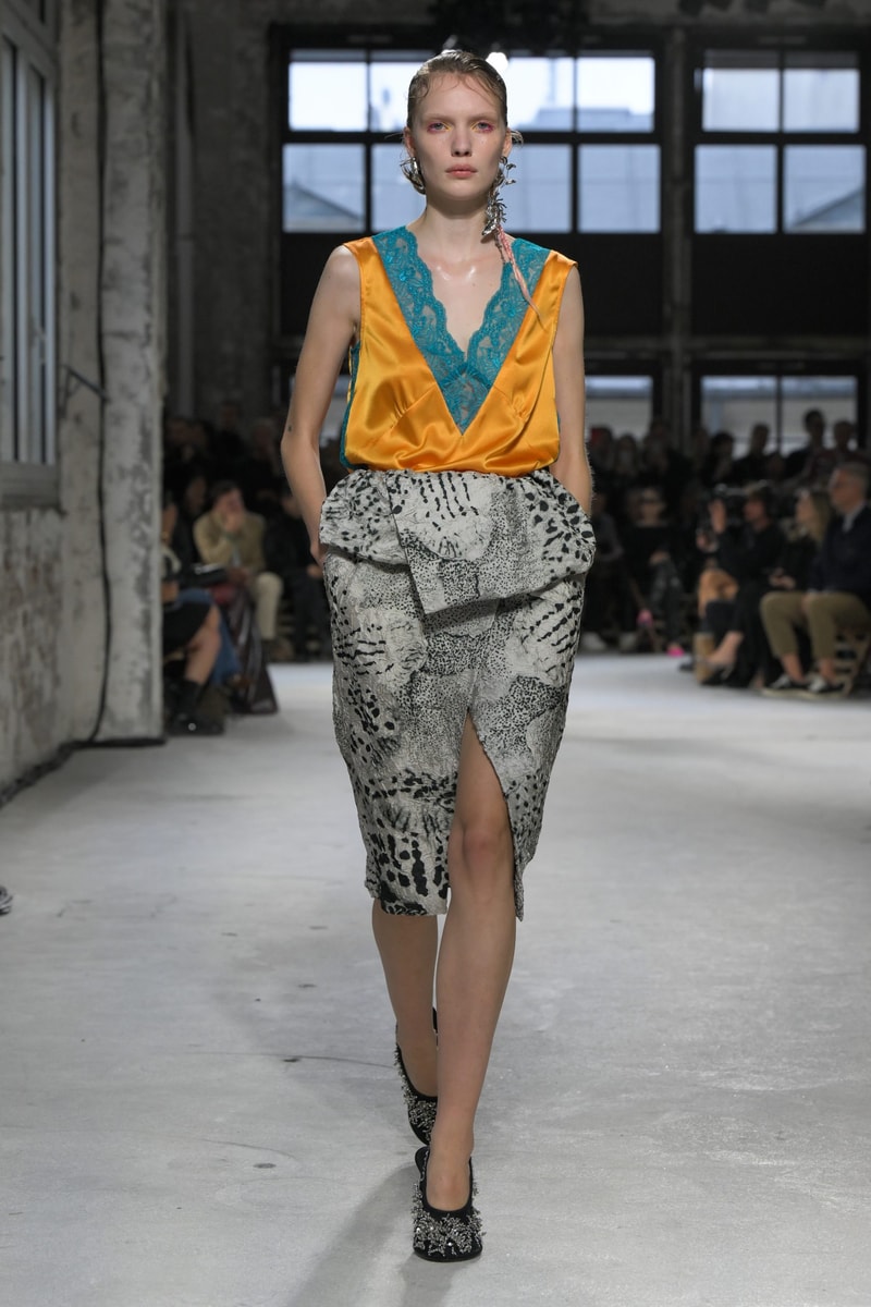 PFW：Dries Van Noten 工作室釋出首個系列，成功秉承品牌的美學與理念