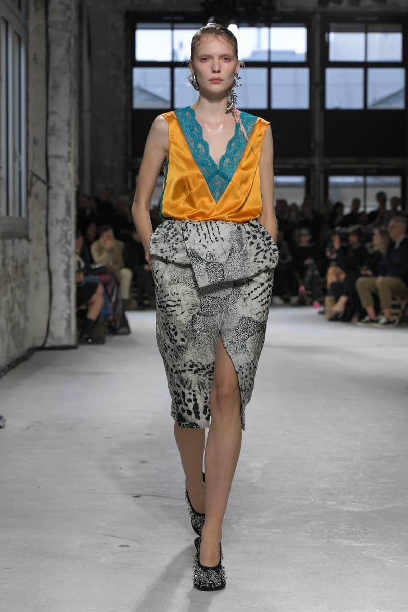 PFW:Dries Van Noten 工作室釋出首個系列,成功秉承品牌的美學與理念