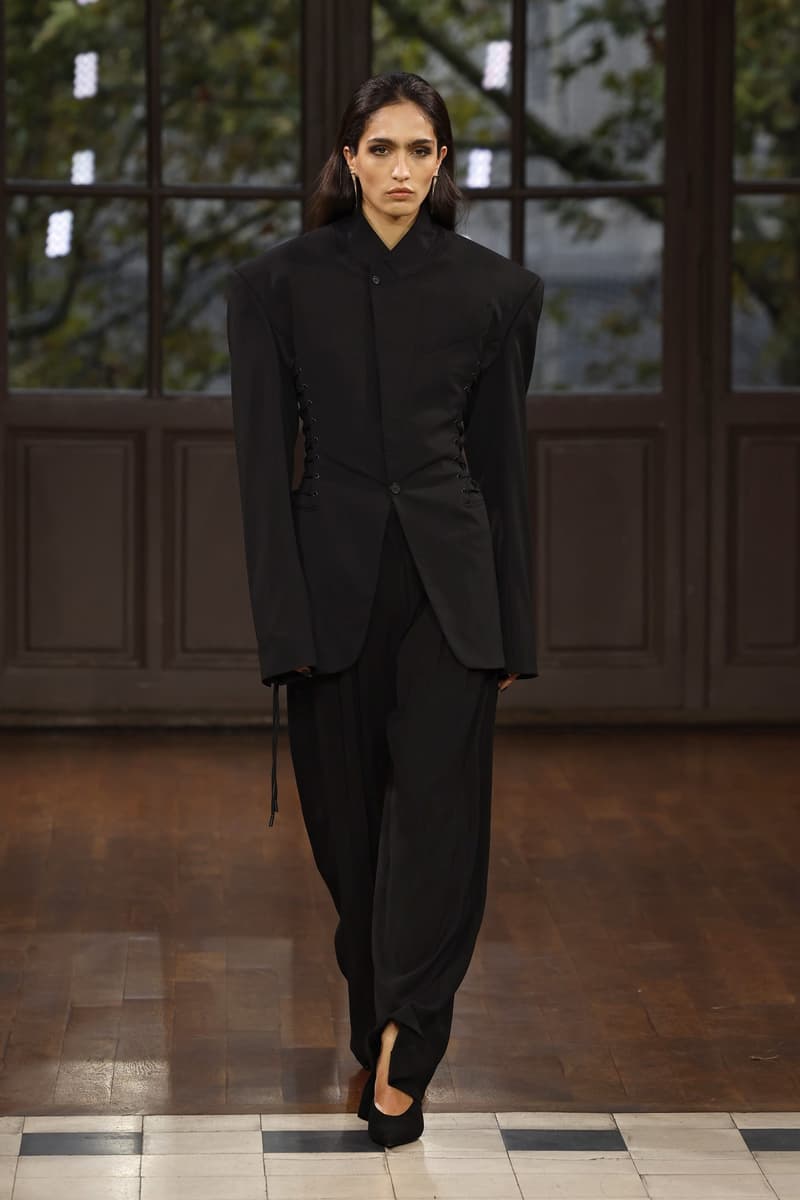PFW:Mugler 掙脫經典設計框架,展現嶄新的暗黑性感美學