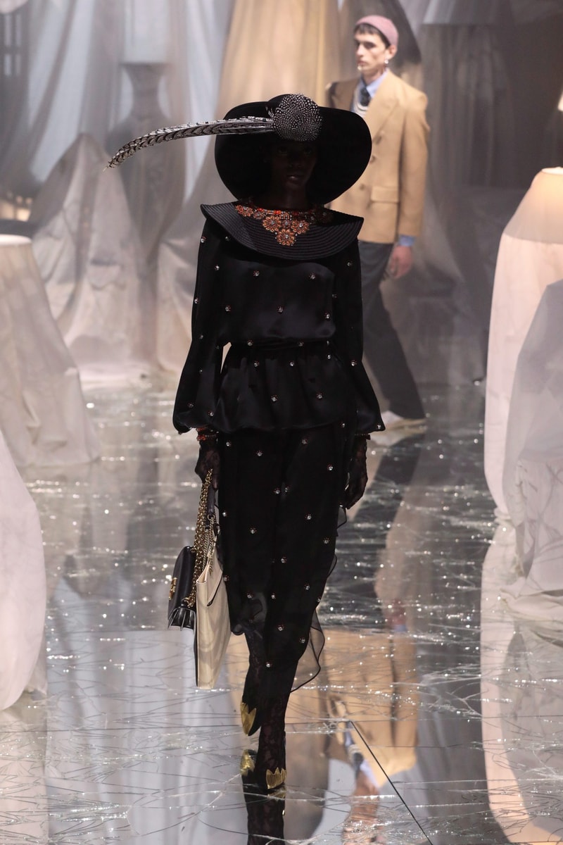 PFW：Alessandro Michele 的 Valentino 時代，以浪漫華麗的波希米亞風格展開序幕