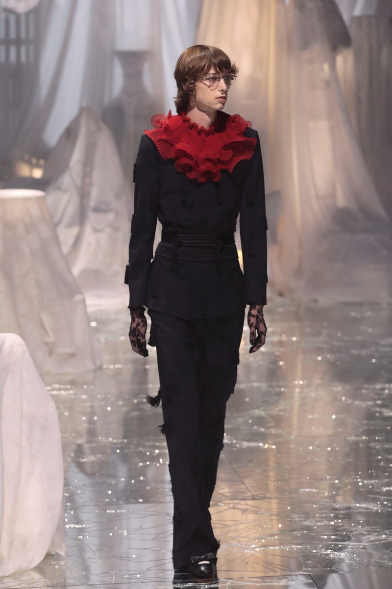 PFW：Alessandro Michele 的 Valentino 時代，以浪漫華麗的波希米亞風格展開序幕