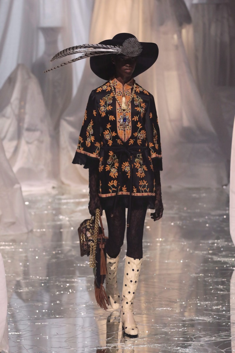 PFW：Alessandro Michele 的 Valentino 時代，以浪漫華麗的波希米亞風格展開序幕