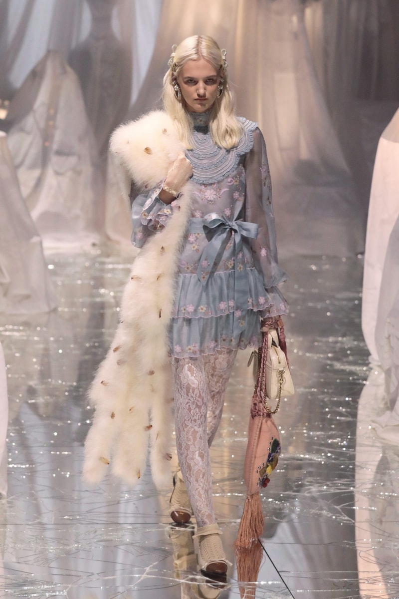 PFW：Alessandro Michele 的 Valentino 時代，以浪漫華麗的波希米亞風格展開序幕