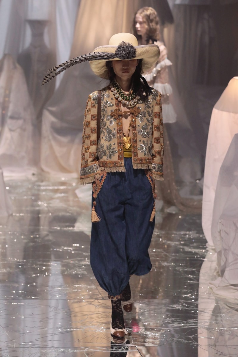 PFW：Alessandro Michele 的 Valentino 時代，以浪漫華麗的波希米亞風格展開序幕