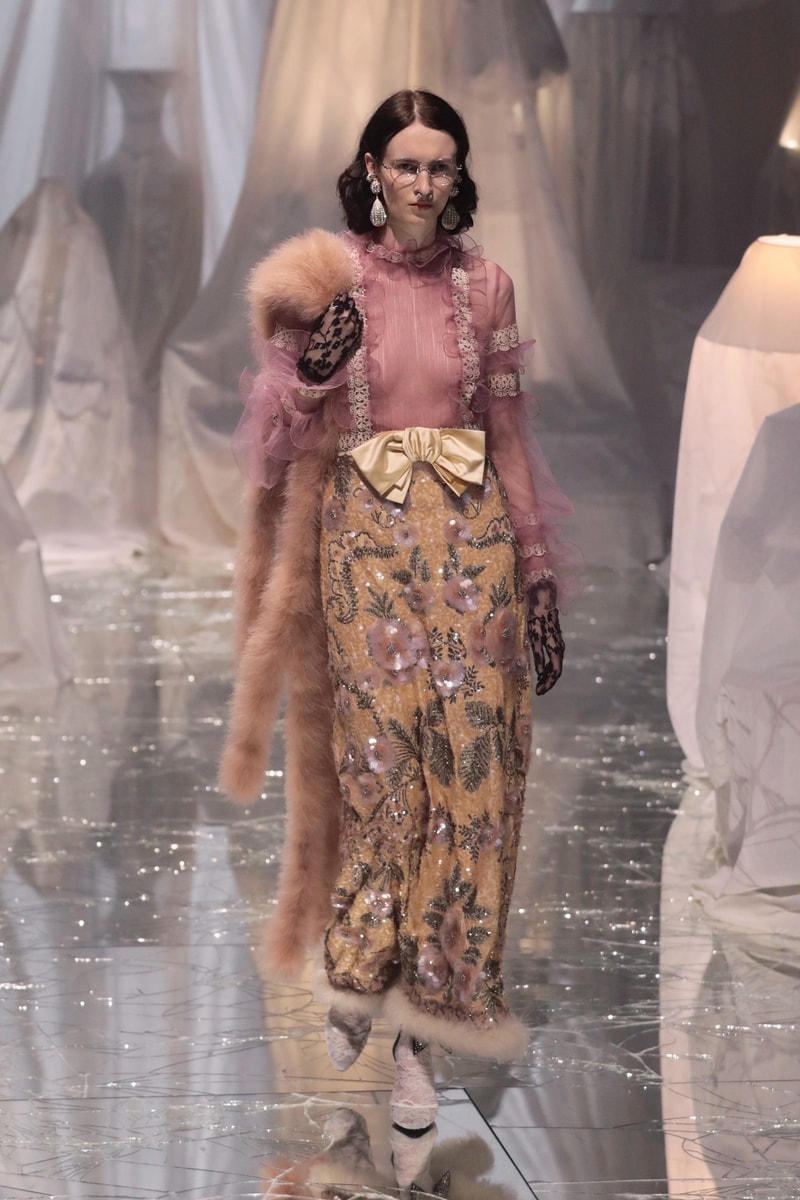 PFW：Alessandro Michele 的 Valentino 時代，以浪漫華麗的波希米亞風格展開序幕