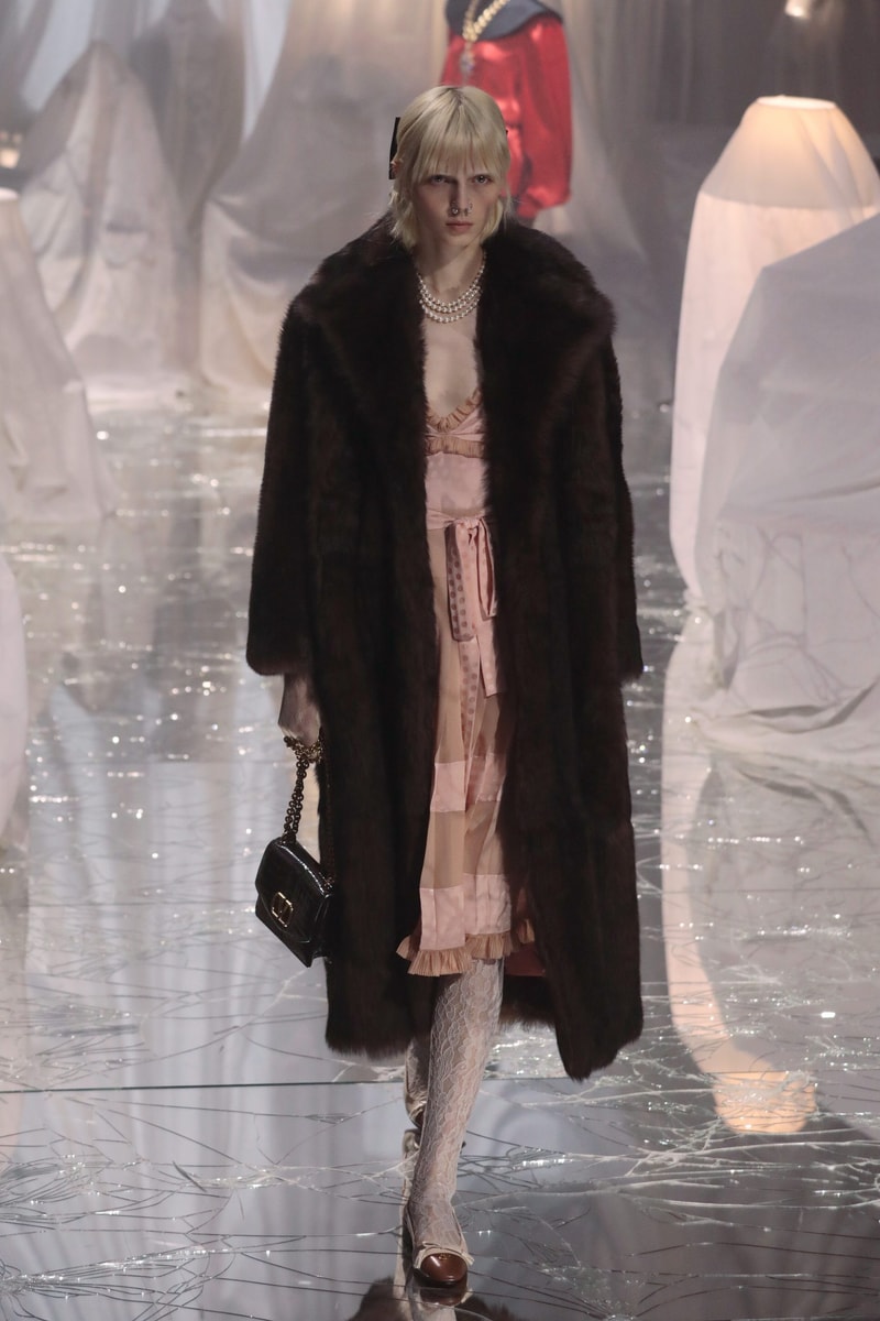 PFW：Alessandro Michele 的 Valentino 時代，以浪漫華麗的波希米亞風格展開序幕