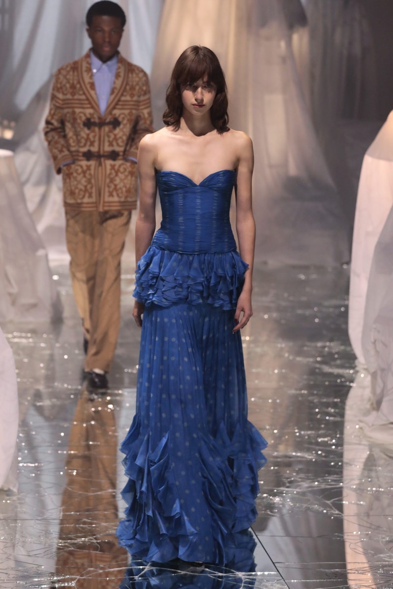 PFW：Alessandro Michele 的 Valentino 時代，以浪漫華麗的波希米亞風格展開序幕