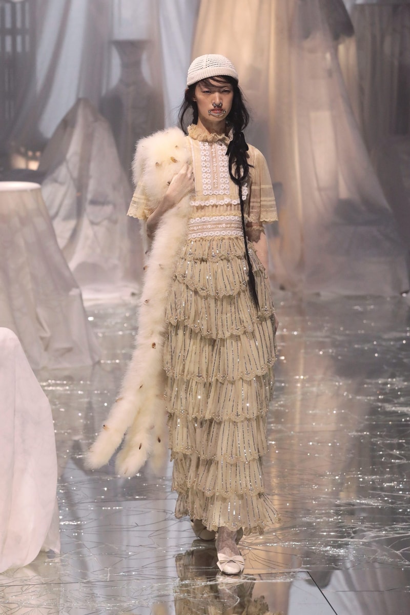 PFW：Alessandro Michele 的 Valentino 時代，以浪漫華麗的波希米亞風格展開序幕