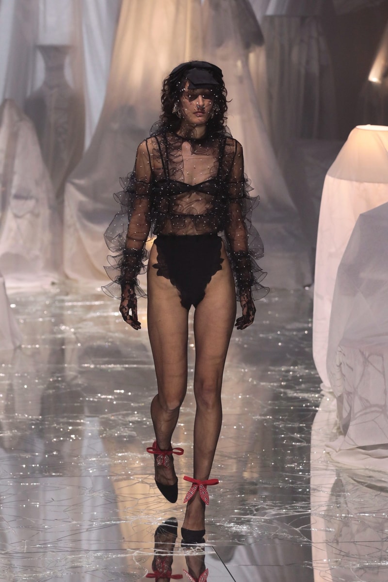 PFW：Alessandro Michele 的 Valentino 時代，以浪漫華麗的波希米亞風格展開序幕